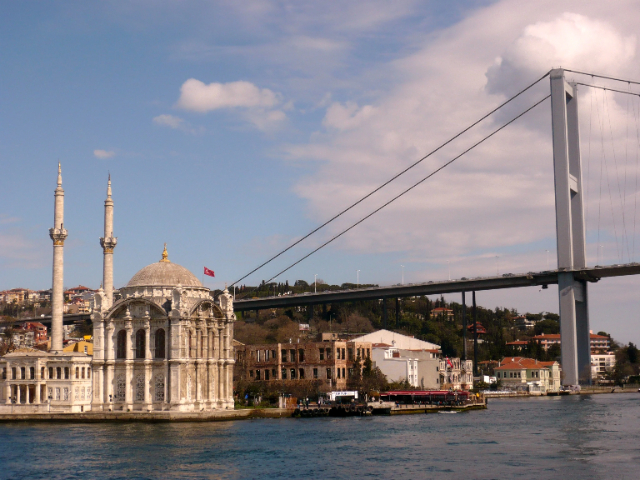 Mosquée d'Ortaköy - Mecidiye Köprüsü Sk. No:1 D:1 | Secret World Trip Planner