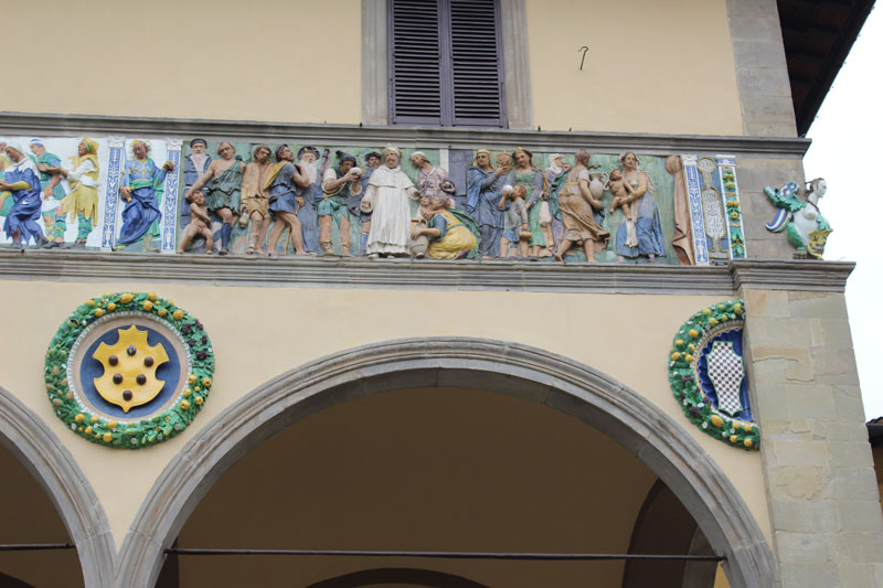 Robbiano fries van het Ospedale Del Ceppo - Pistoia | Secret World Trip Planner