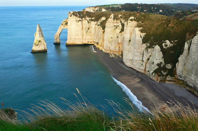 The Porte d'Aval - Étretat | Secret World Trip Planner