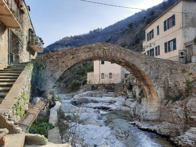 À la découverte des anciennes routes du sel - Zuccarello | Secret World Trip Planner