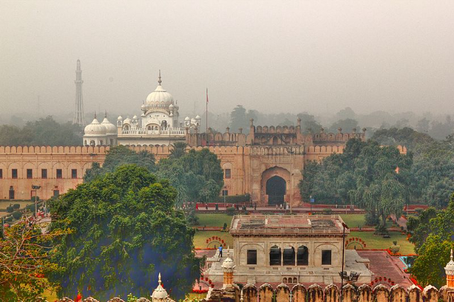 Samadhi del Maharajá Ranjit Singh - Lahore | Secret World Trip Planner