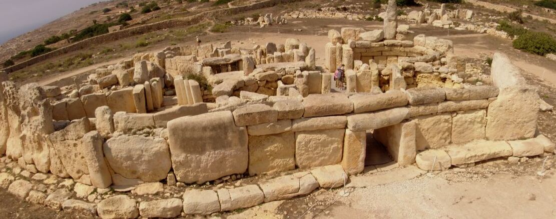 Ħaġar Qim to starożytna megalityczna Świątynia Malty - Il-Qrendi | Secret World Trip Planner