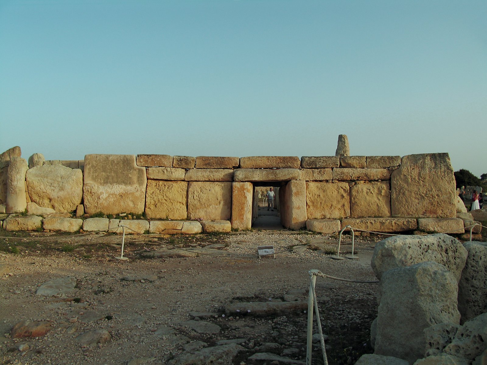 Ħaġar Qim to starożytna megalityczna Świątynia Malty - Il-Qrendi | Secret World Trip Planner