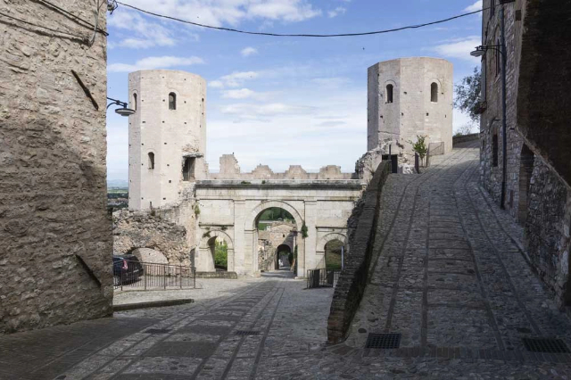 Zonsondergang op Porta Venere - Spello | Secret World Trip Planner