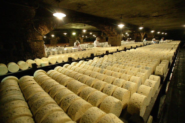 as cavernas do queijo Roquefort - Roquefort-sur-Soulzon | Secret World Trip Planner