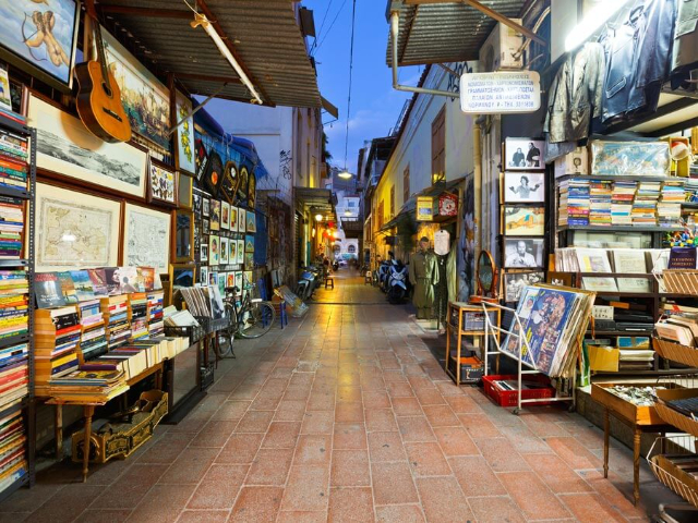 Vlooienmarkt Monastiraki: Een winkelparadijs - Athina | Secret World Trip Planner