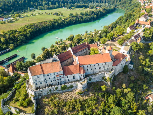 Zamek Burghausen - Burghausen | Secret World Trip Planner