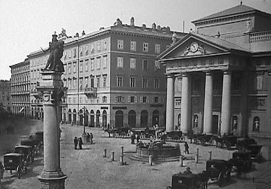 Paleis van de Oude Beurs - Trieste | Secret World Trip Planner