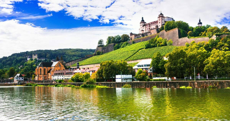 ドイツのおとぎ話のワインカントリー - Würzburg | Secret World Trip Planner