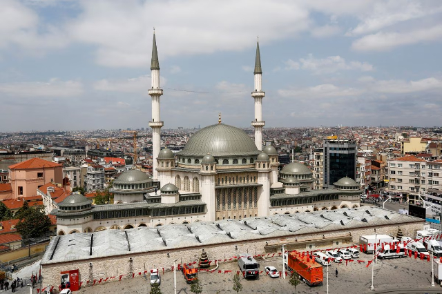 Mesquita de Taksim - Taksim Cd. 2 B | Secret World Trip Planner