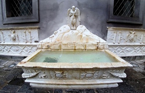 Fountain of the Spinacorona - Napoli | Secret World Trip Planner