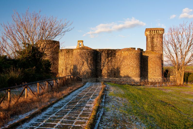 Kasteel Abbadia - Museo archeologico nazionale di Vulci | Secret World Trip Planner