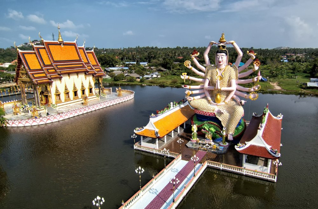Wat Plai Laem i Wielki Biały Budda - Thailand | Secret World Trip Planner