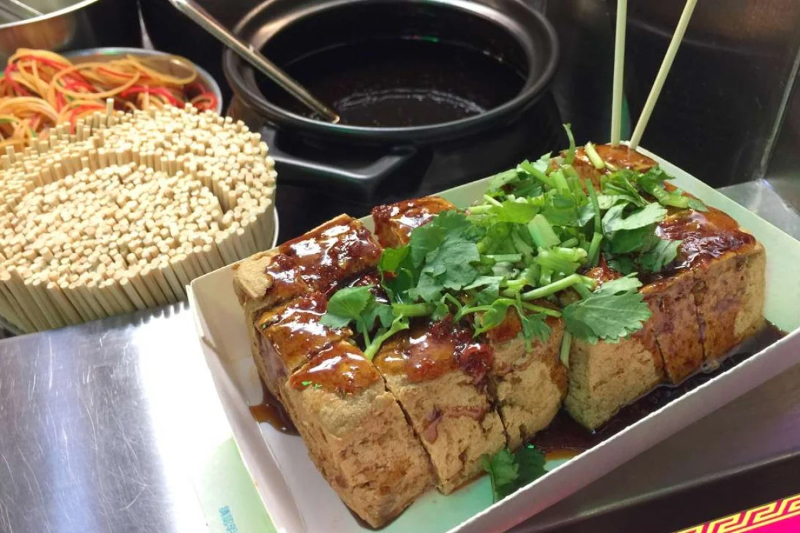 Deep-Fried Stinky Tofu – Taipei - Taipei | Secret World Trip Planner