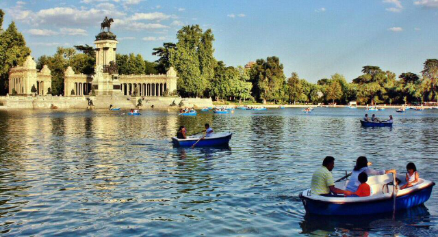 Parque de El Retiro - Madrid | Secret World Trip Planner