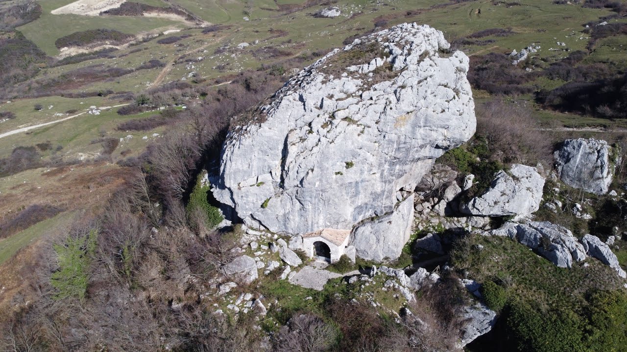 Die Magie der Leonessa-Höhle in Cerreto Sannita - 82032 Cerreto Sannita BN | Secret World Trip Planner