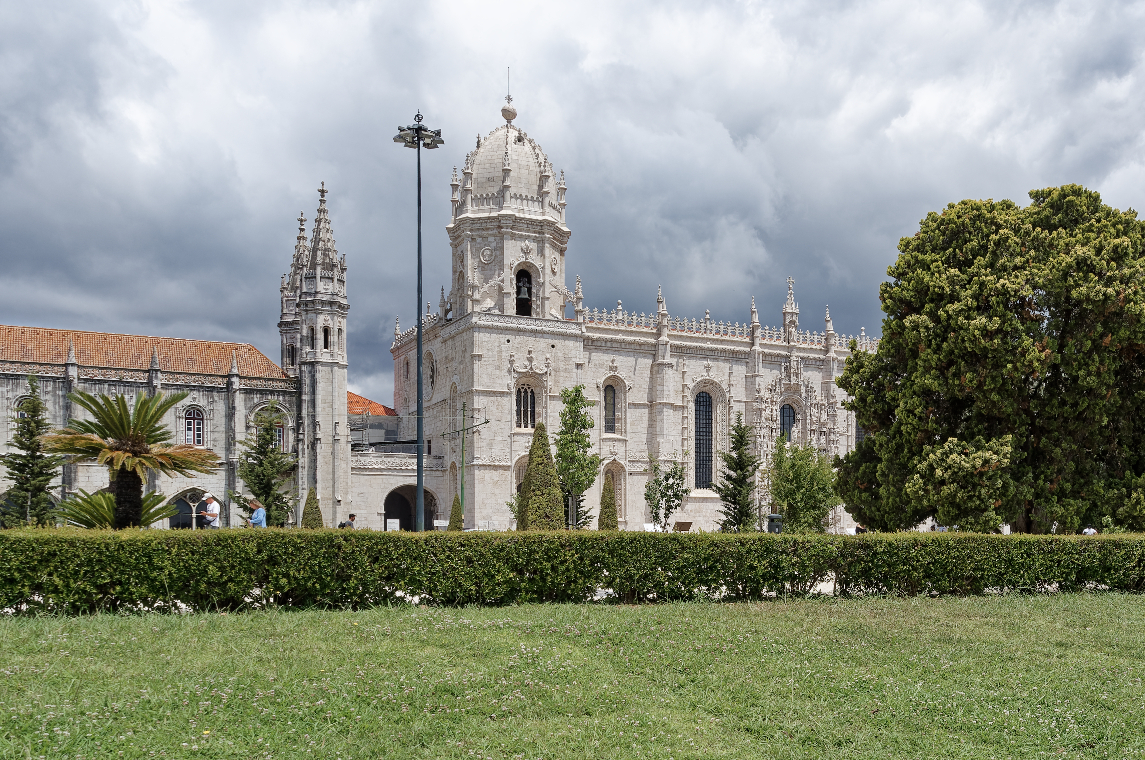 Descubra a Magnificência do Mosteiro dos Jerónimos em Lisboa - Praça do Império 1400-206 Lisboa | Secret World Trip Planner
