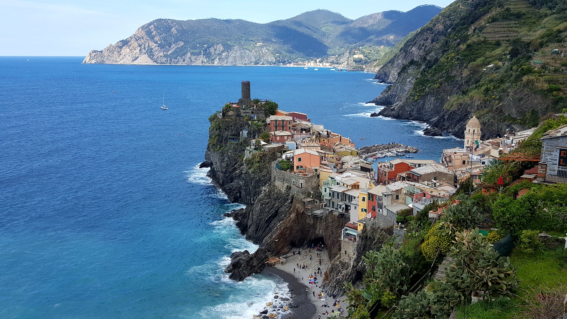 Cinque terre: Meraviglie del Mondo - Monterosso al Mare | Secret World Trip Planner