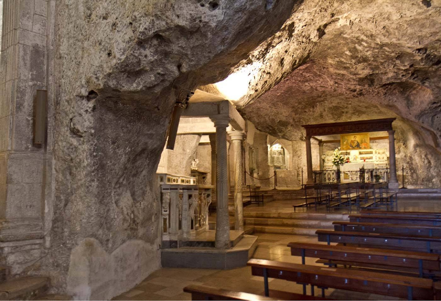 Il santuario di San Michele Arcangelo - Monte Sant'Angelo | Secret World Trip Planner