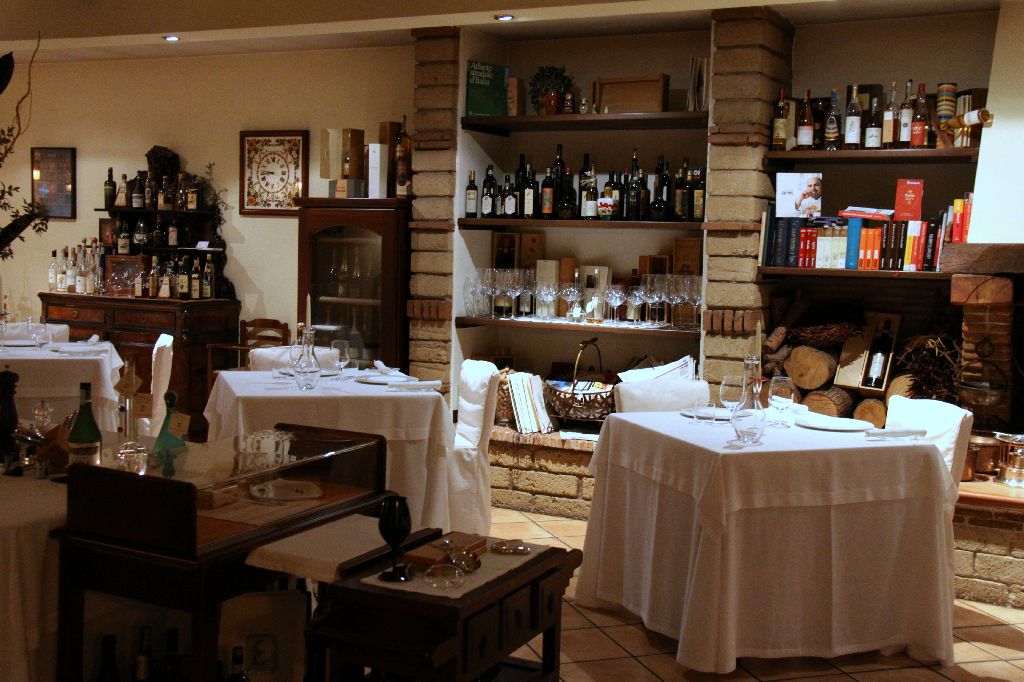 Taverna Estià - Brusciano | Secret World Trip Planner