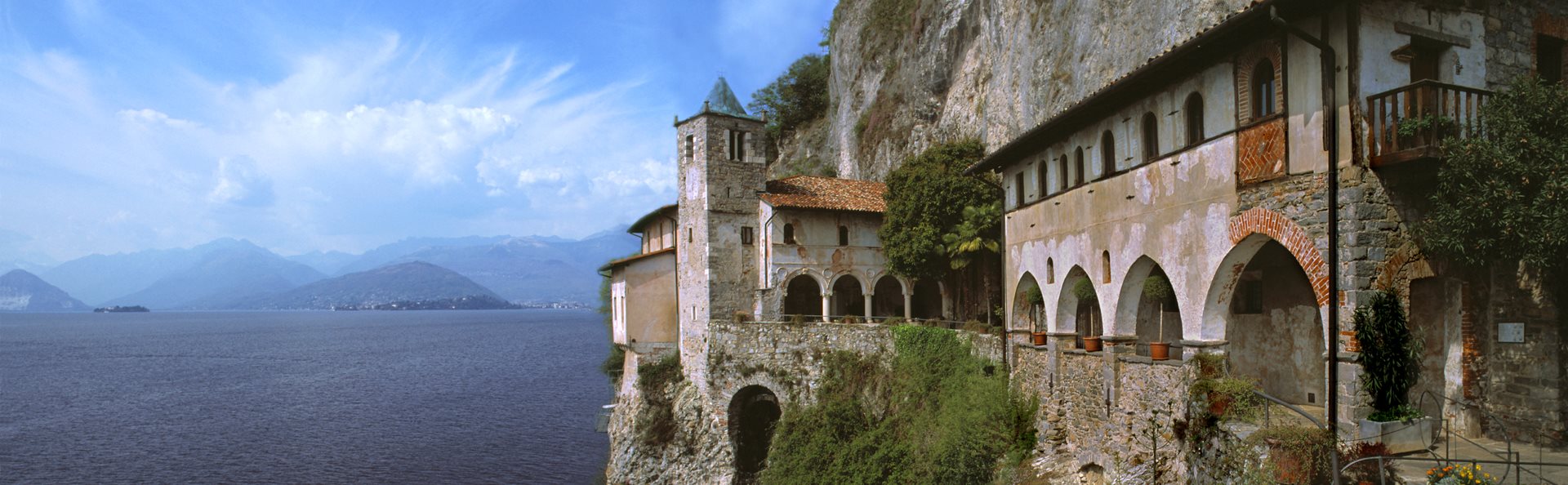 Eremo di Santa Caterina del Sasso - Leggiuno | Secret World Trip Planner