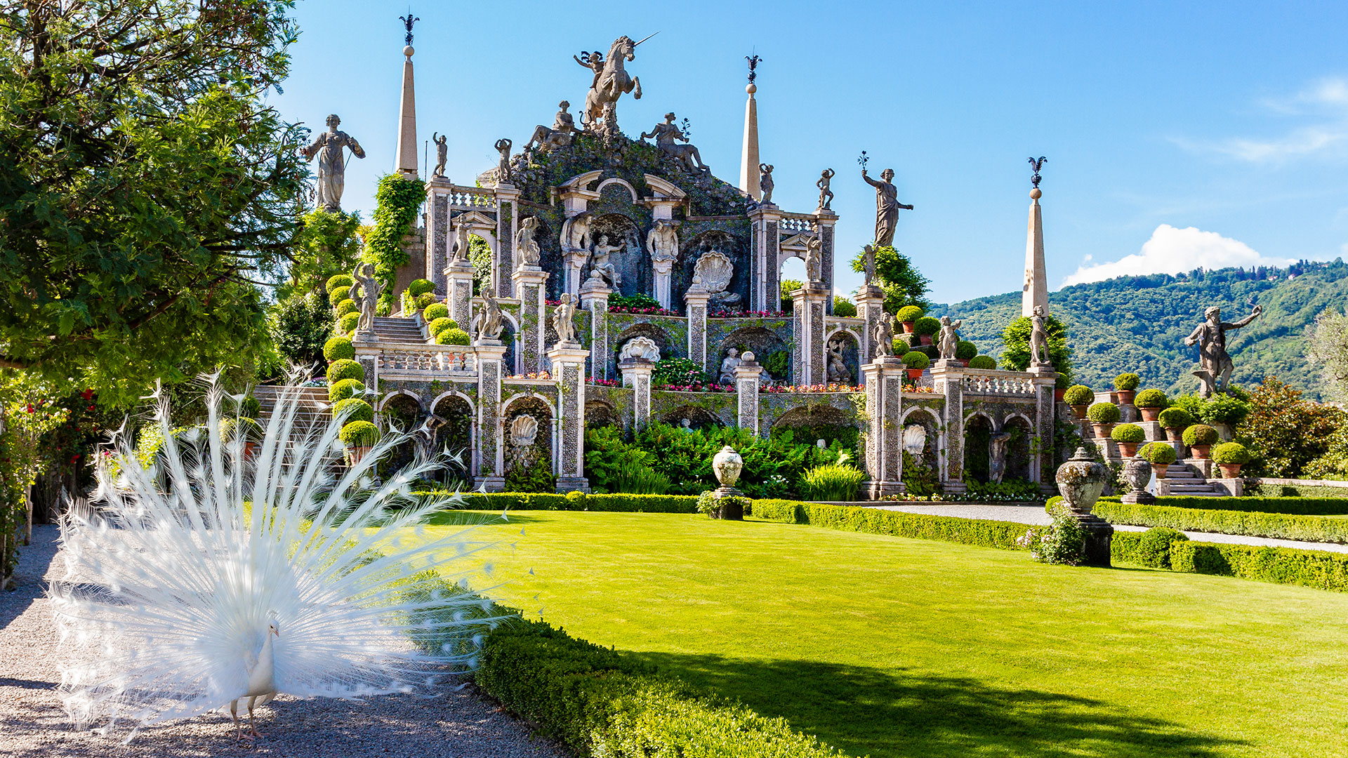 Isola Bella e Palazzo Borromeo - Isola Bella | Secret World Trip Planner