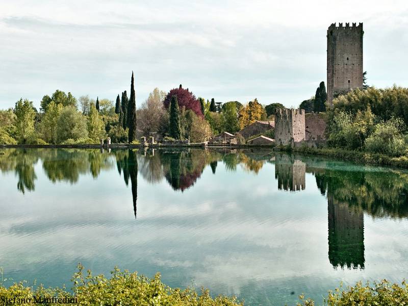 Giardino di Ninfa - Doganella di Ninfa | Secret World Trip Planner