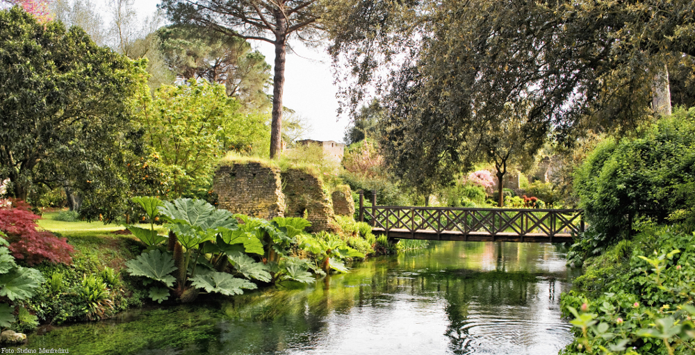 Giardino di Ninfa - Doganella di Ninfa | Secret World Trip Planner