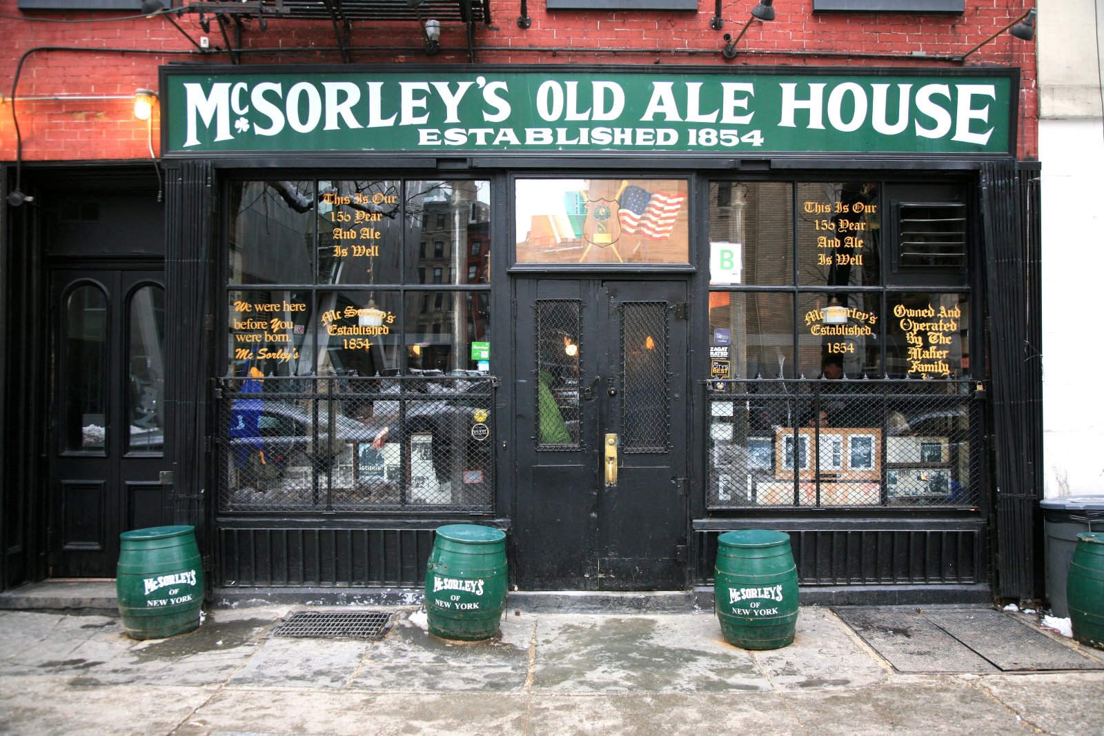 McSorley’s Old Ale House,the oldest Irish bar in New York - New York | Secret World Trip Planner