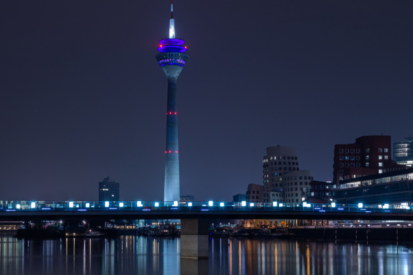 Torre del Reno (Rheinturm) — Düsseldorf