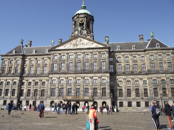 Tra il Palazzo Reale e della Chiesa Nuova (Nieuwe Kerk) - Amsterdam | Secret World Trip Planner