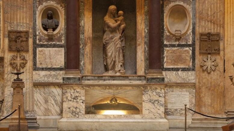 Roma: La Tumba de Rafael - Roma | Secret World Trip Planner