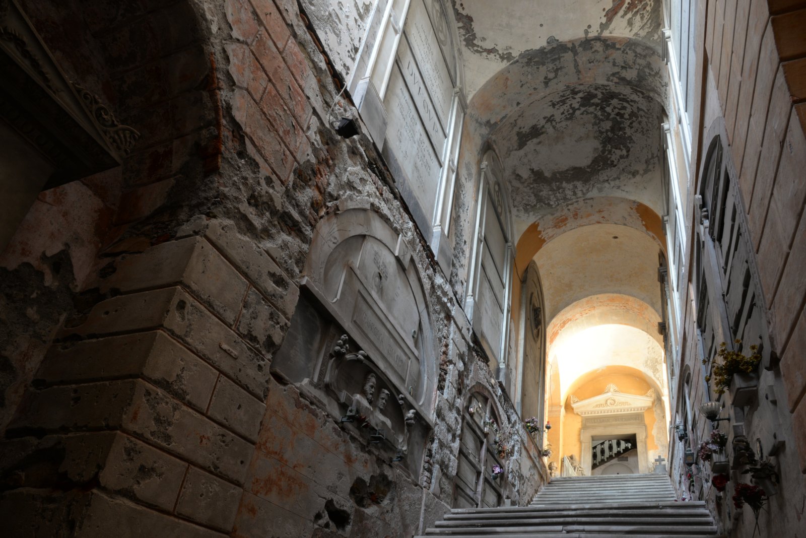 Il Cimitero monumentale di Staglieno - Genova | Secret World Trip Planner