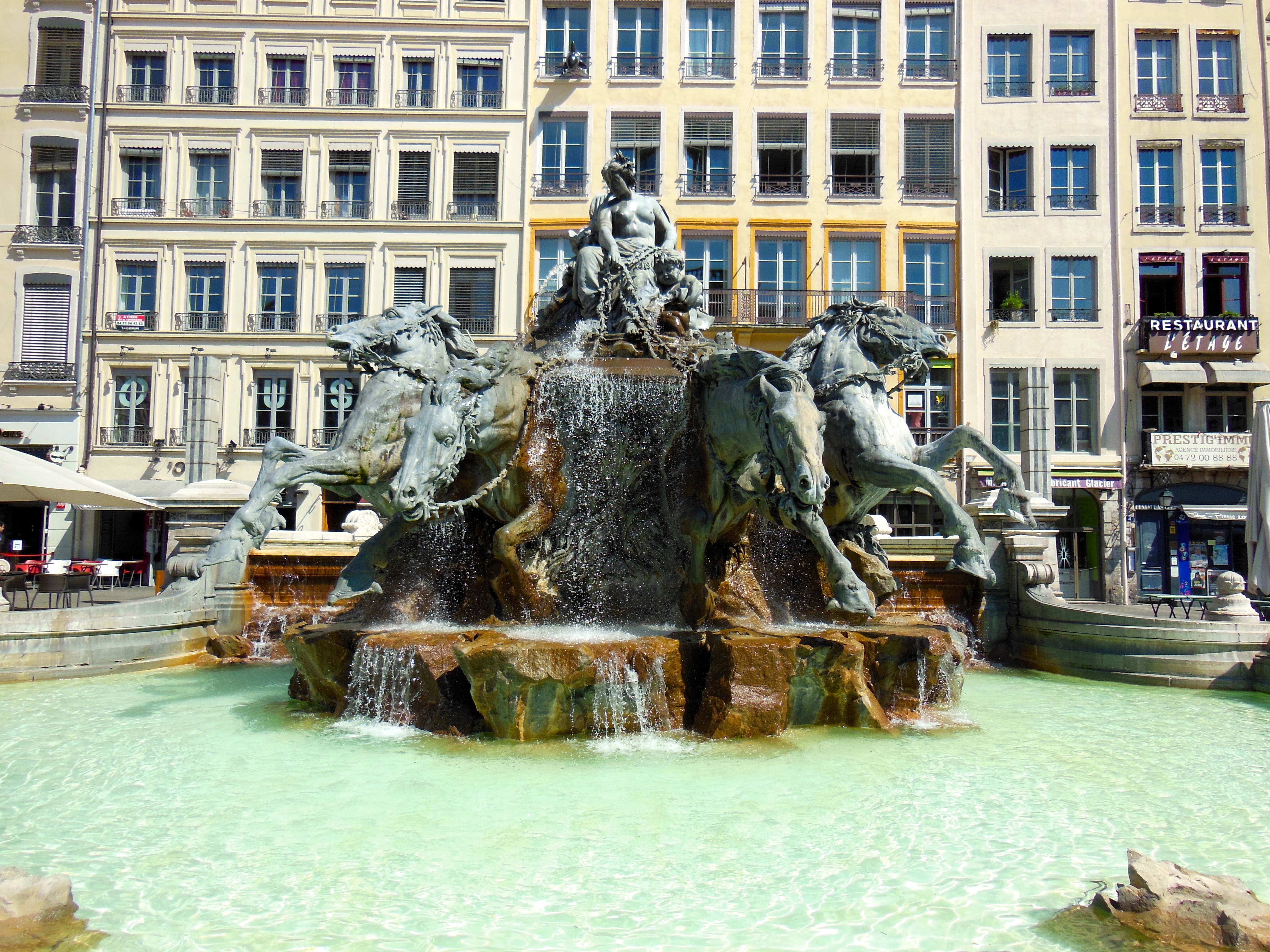 Lyon: Fontanna Bartholdiego - Lyon | Secret World Trip Planner