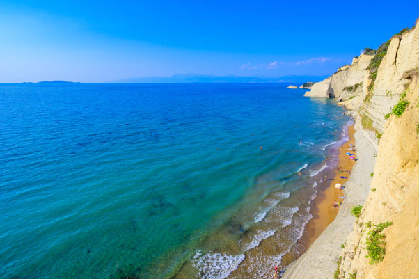 Playa de Loggas y un panorama impresionante — Corfu