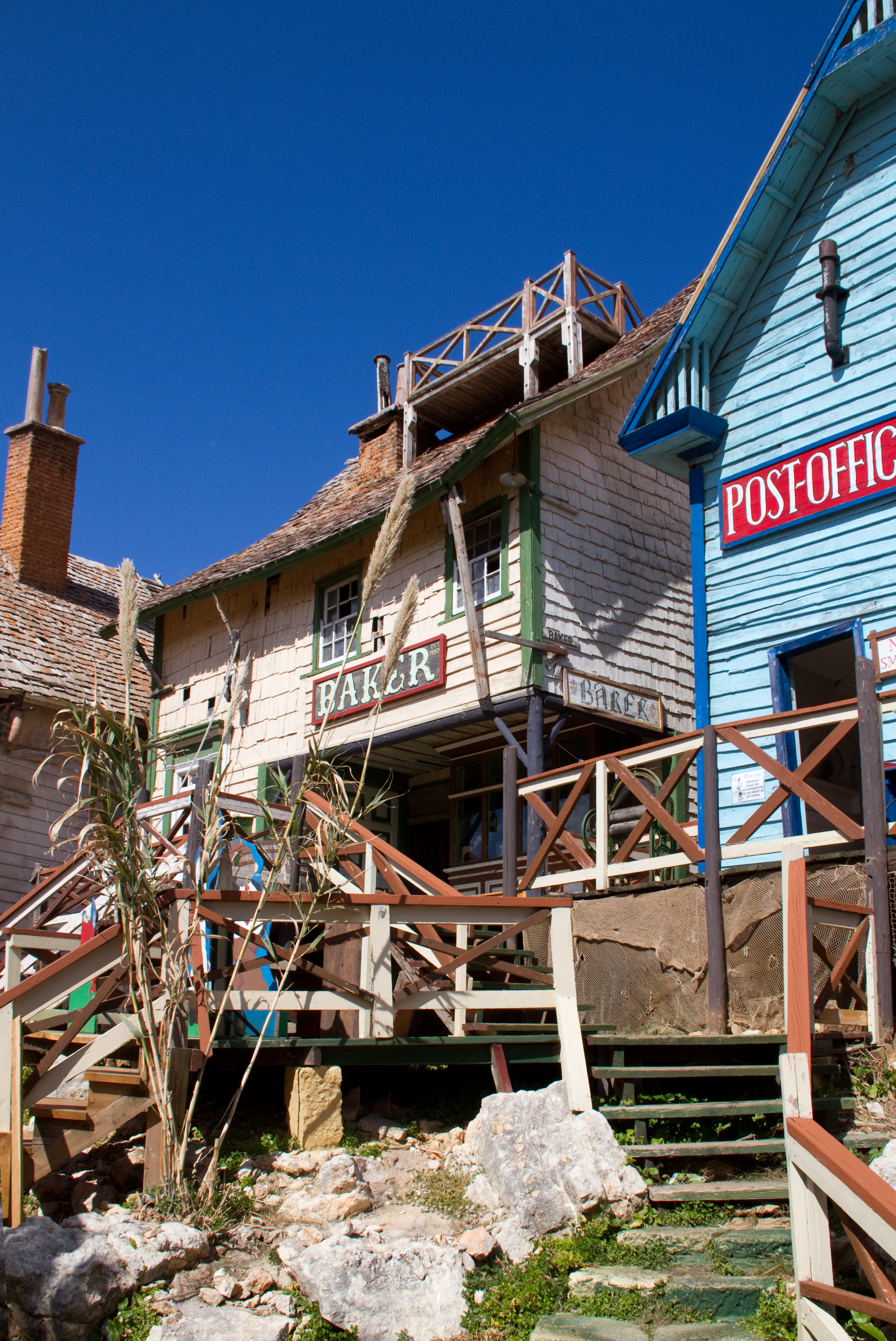Wioska Popeye na Malcie - Anchor Bay | Secret World Trip Planner