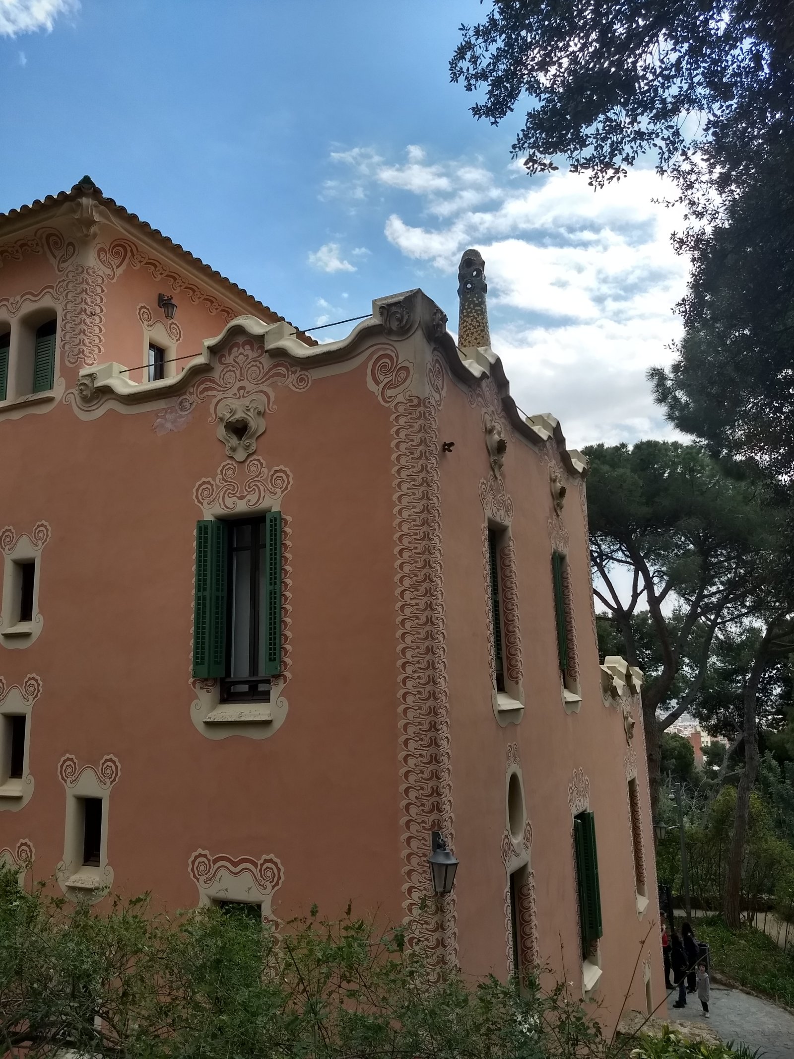 Park Güell w Barcelonie - Barcelona | Secret World Trip Planner