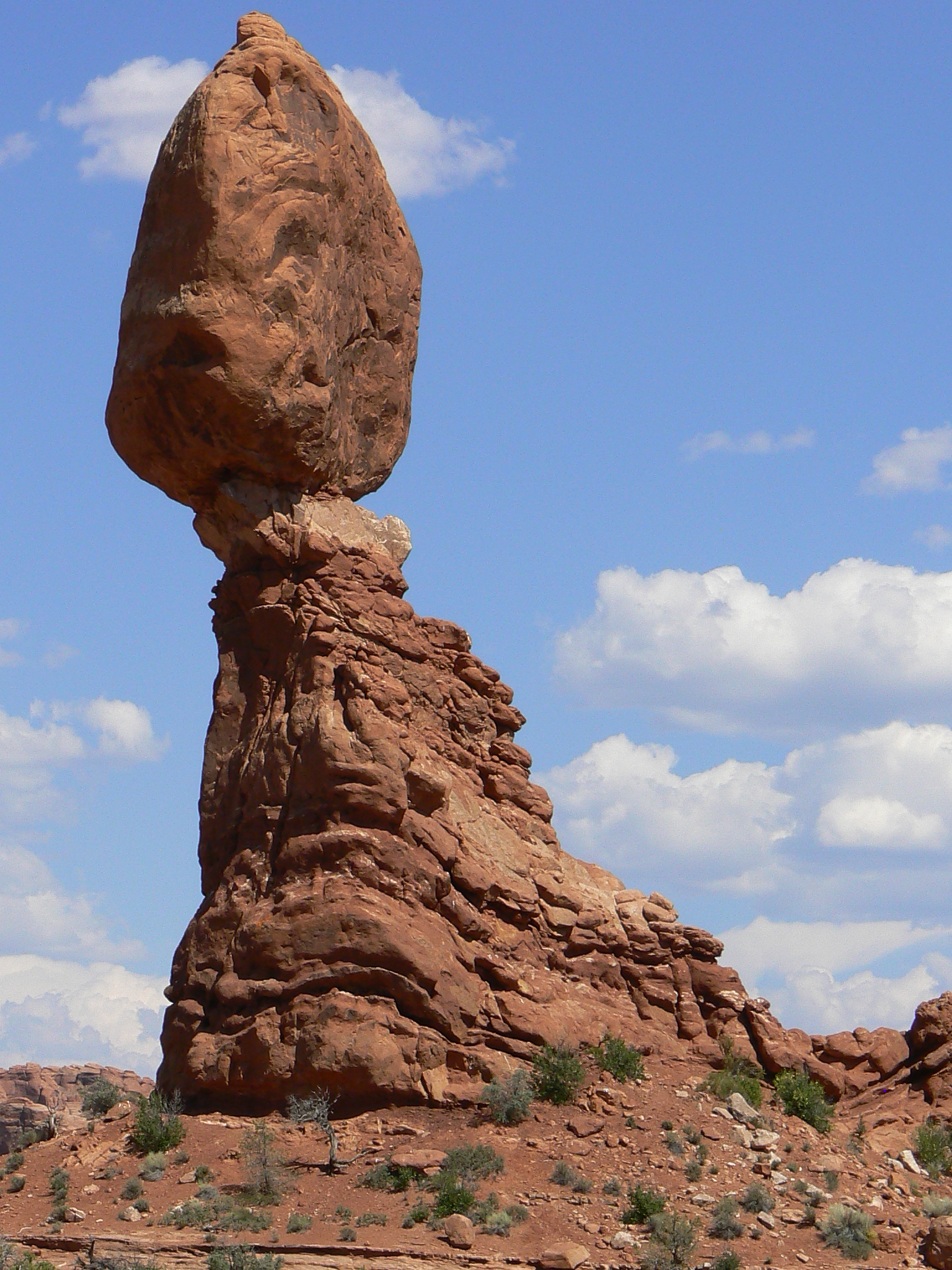 アーチーズ国立公園のバランスロック - Moab | Secret World Trip Planner
