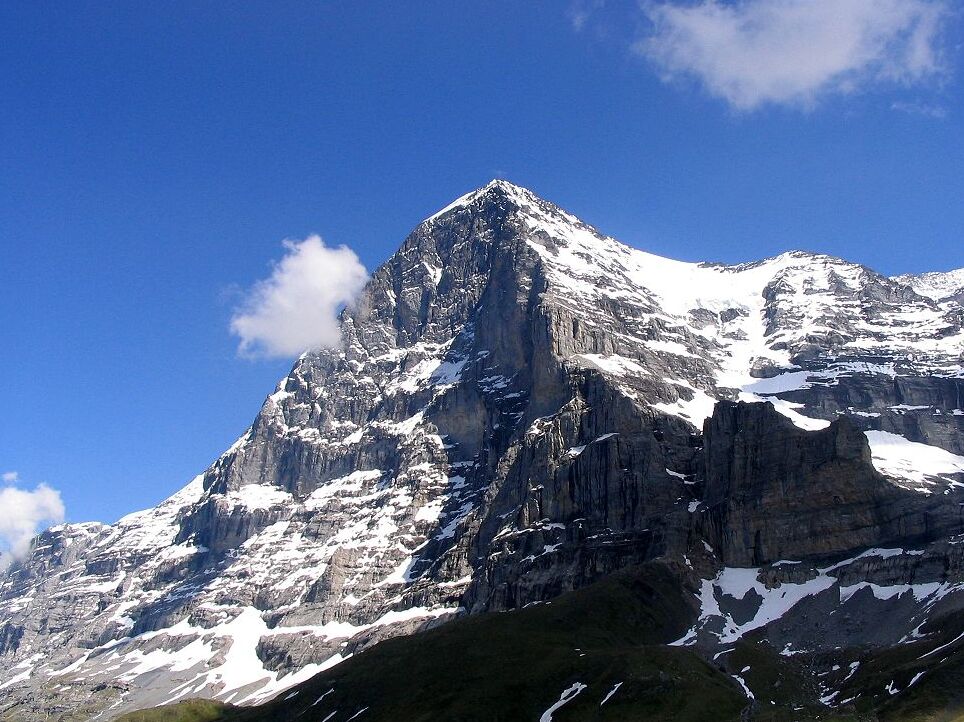 Eiger: La parete nord, la più grande parete nord delle Alpi. - Grindelwald | Secret World Trip Planner