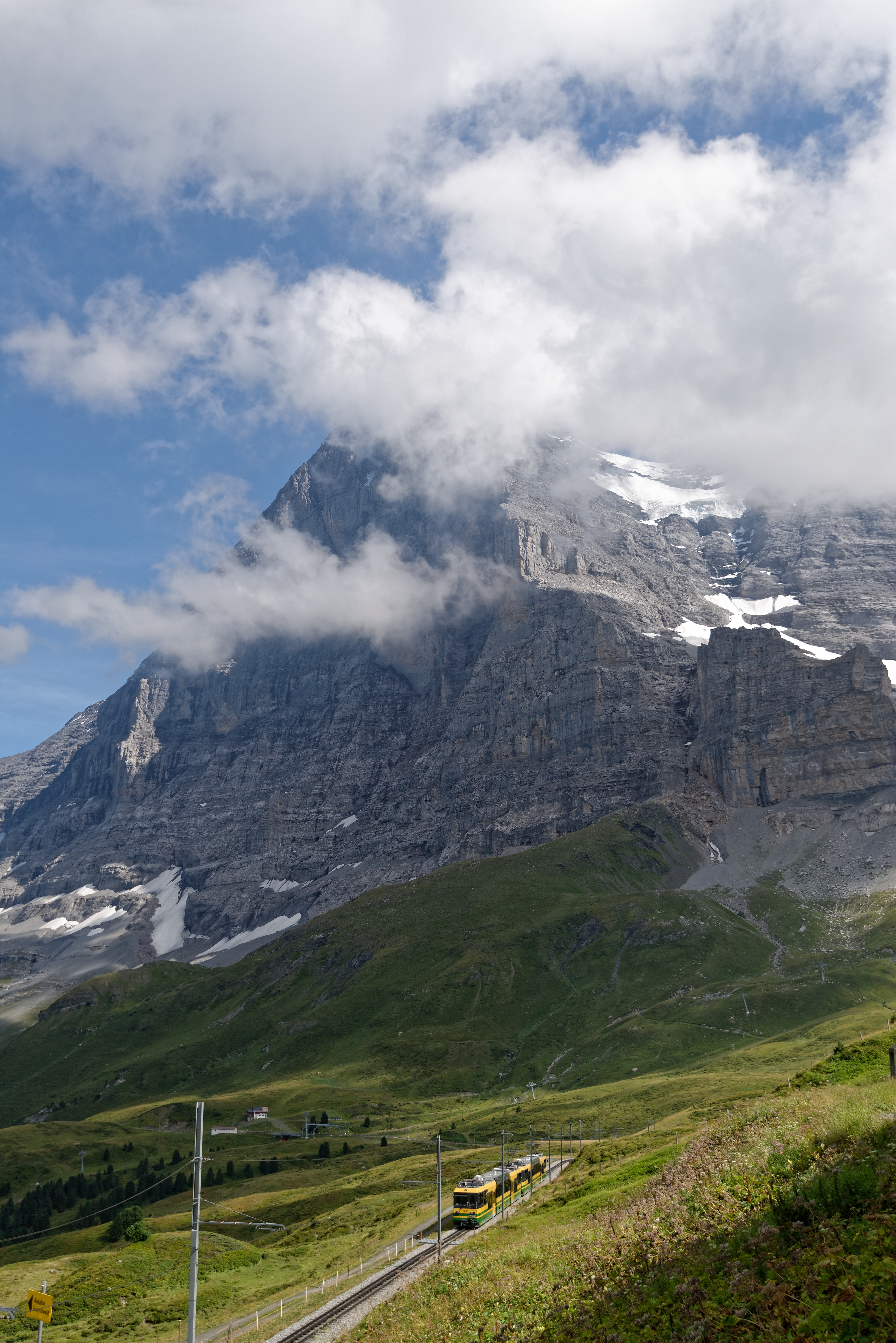 Eiger: La parete nord, la più grande parete nord delle Alpi. - Grindelwald | Secret World Trip Planner