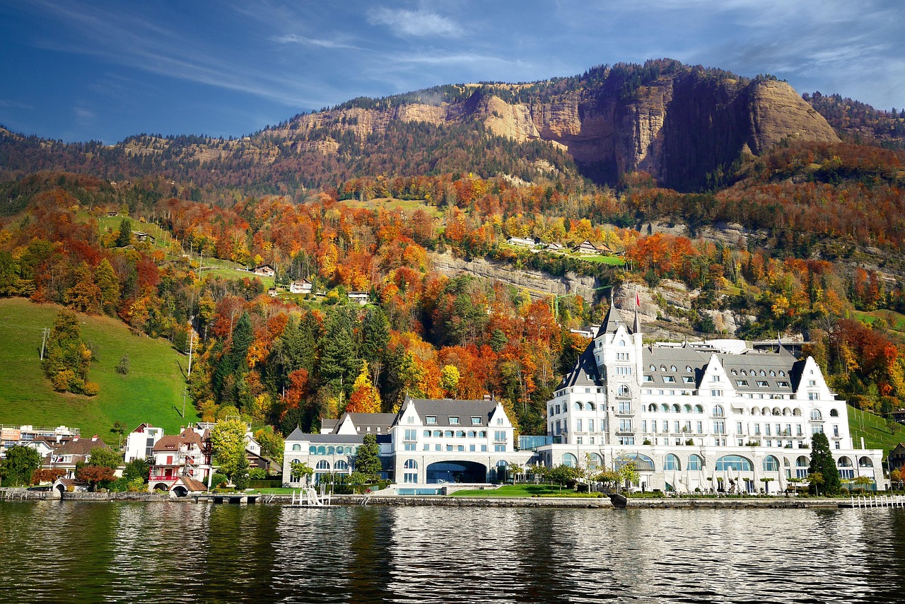Jezioro Lucerna jest czwartym co do wielkości w Szwajcarii - Lago dei Quattro Cantoni | Secret World Trip Planner