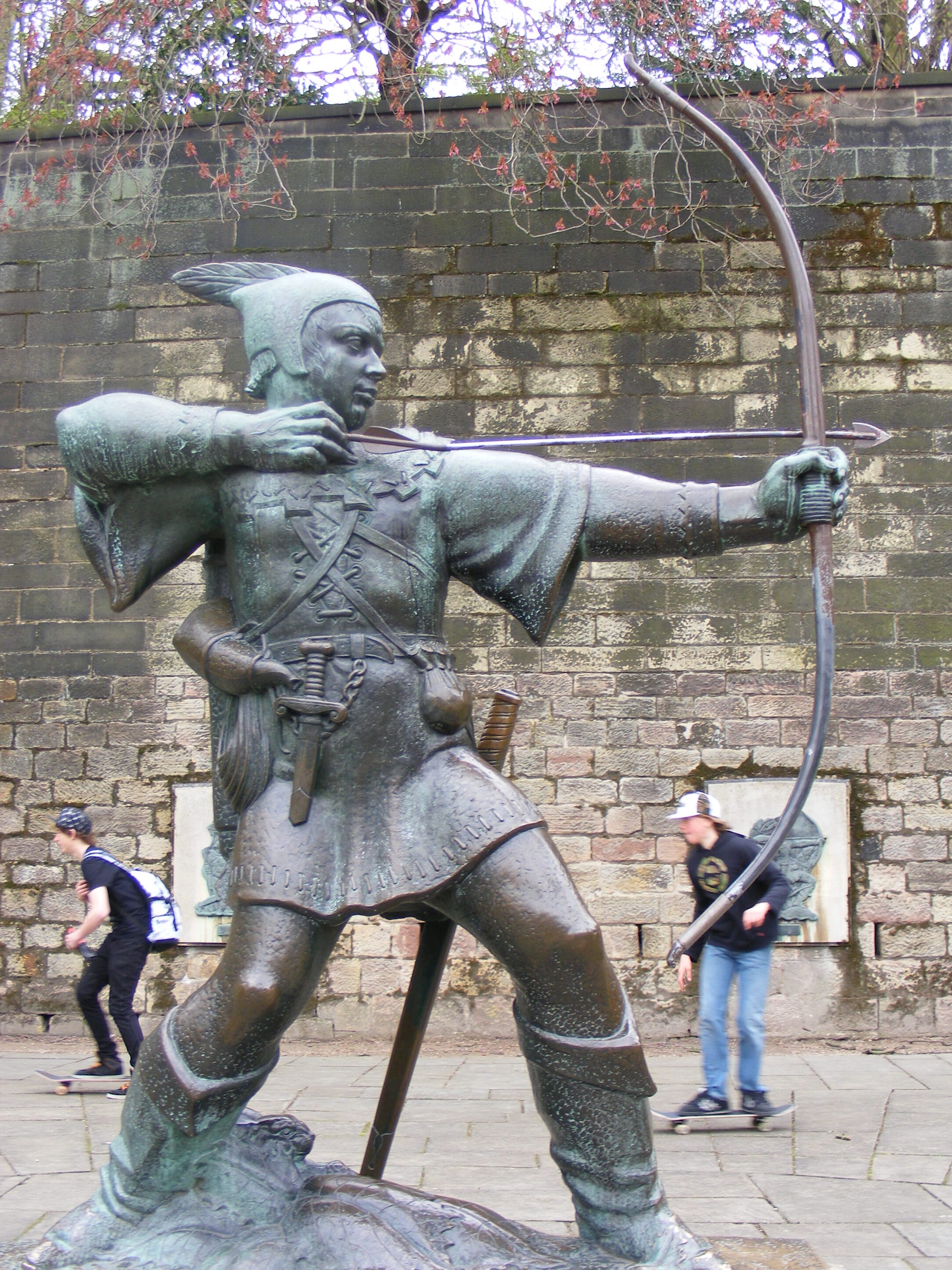 Nottingham’s Robin Hood statue - Nottingham | Secret World Trip Planner