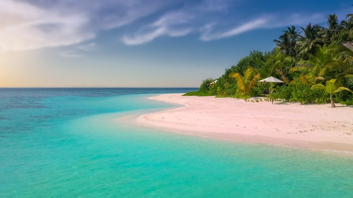 Honopu Beach auch bekannt als Cathedral Beach - Honopu Beach | Secret World Trip Planner