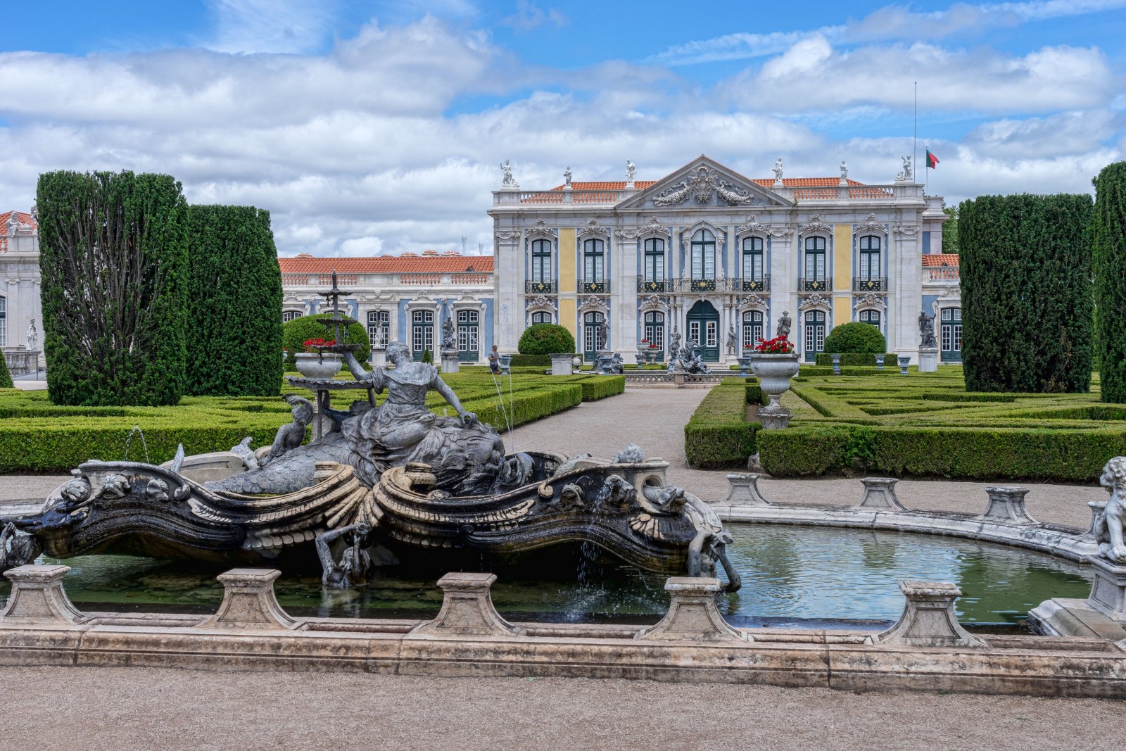 Pałac Narodowy Queluz i jego historyczne ogrody - Queluz | Secret World Trip Planner
