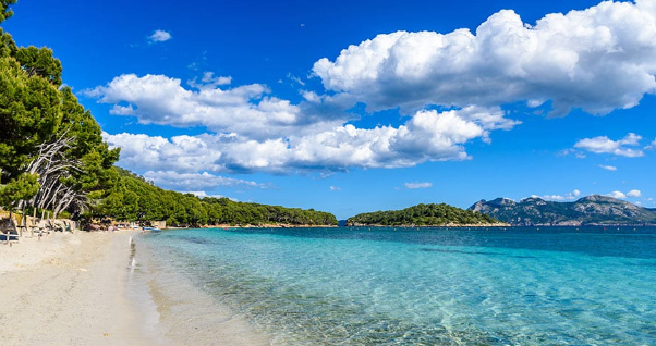 フォルメンタルビーチ — Platja de Formentor