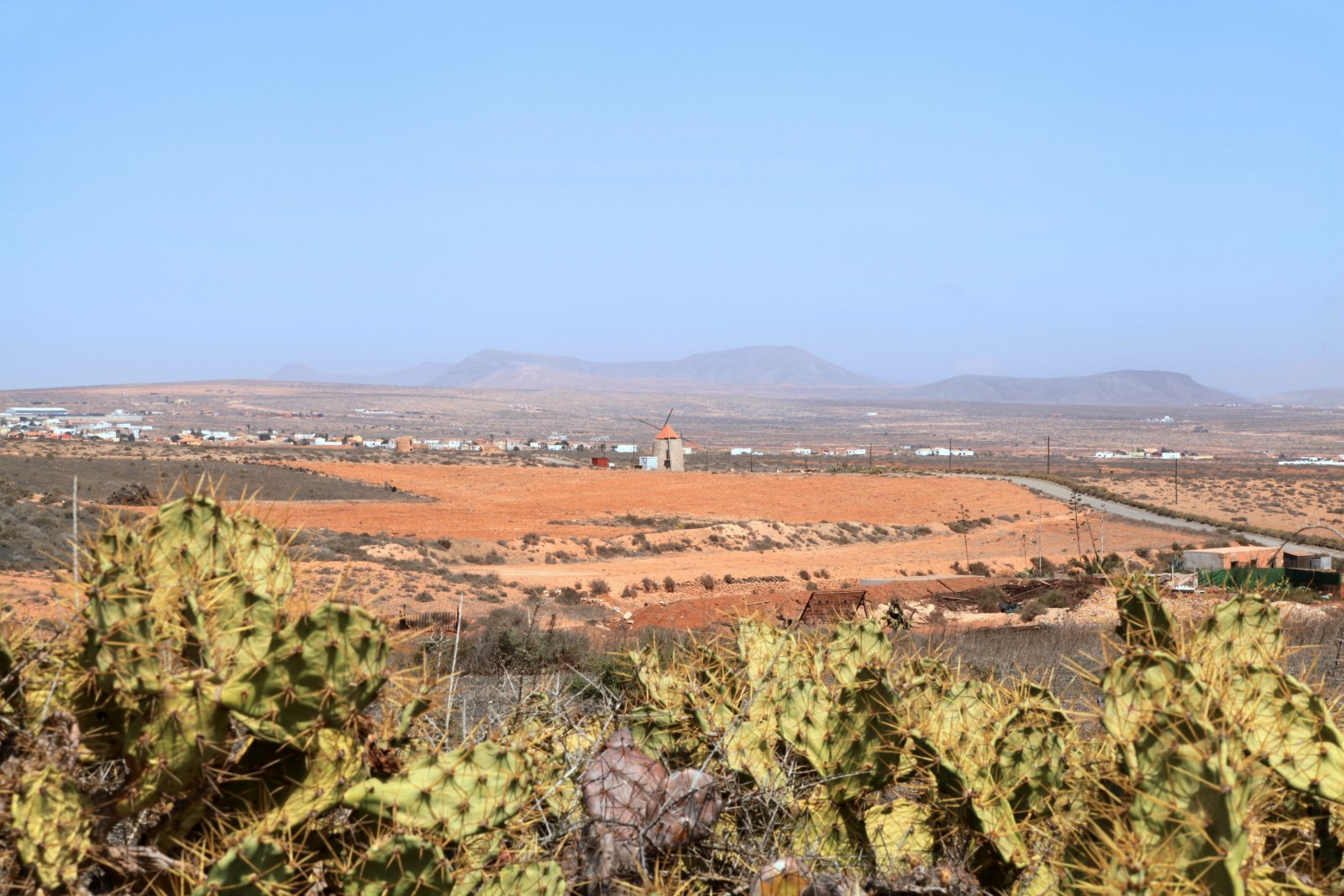 Ветряная мельница в Фуэртавентуре - Fuerteventura | Secret World Trip Planner