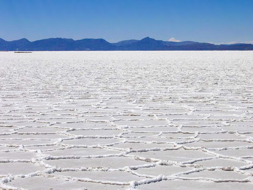 ウユニはアンデス山脈の標高3,656mに位置する。 - Uyuni | Secret World Trip Planner