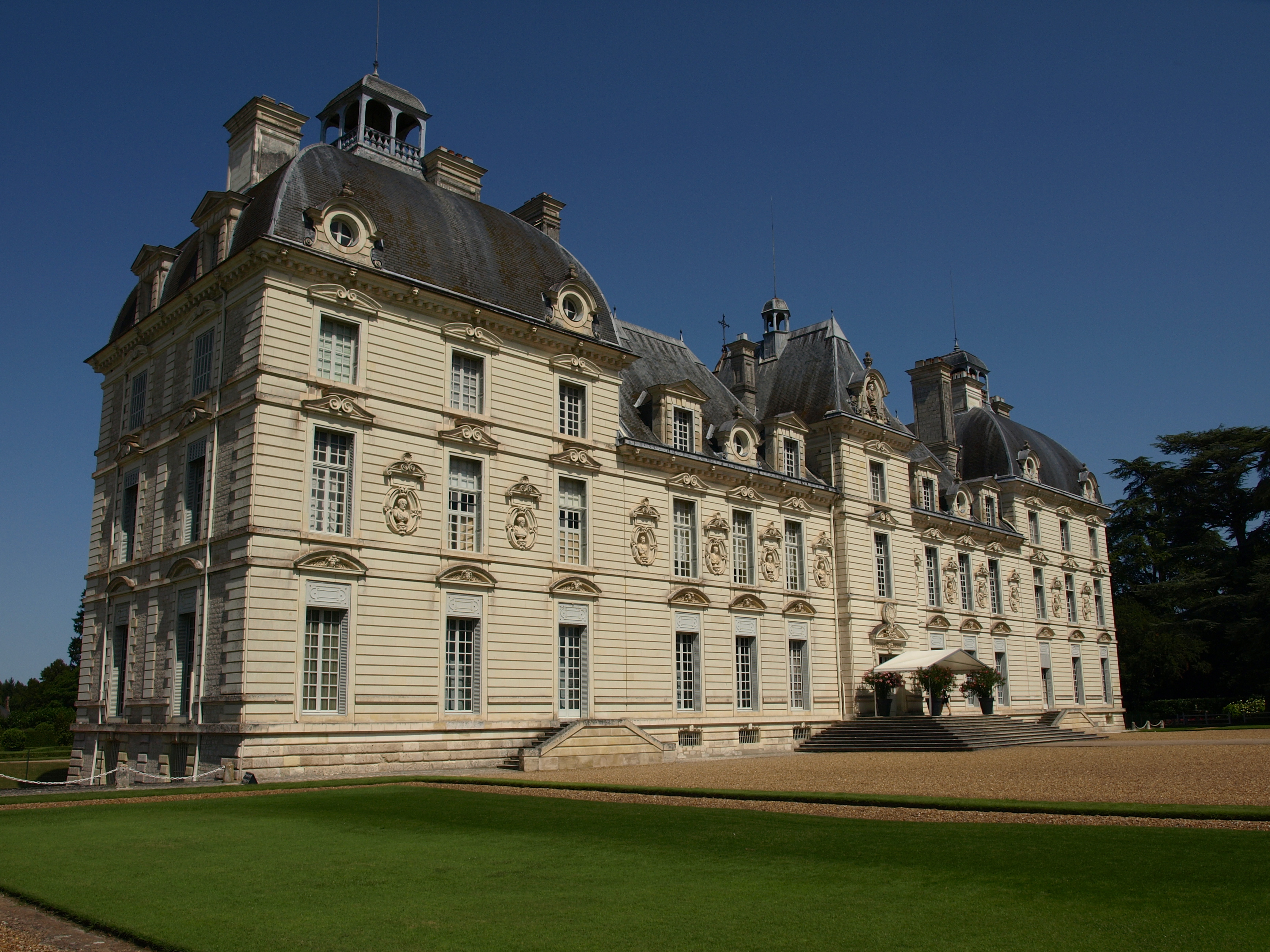 Castillo de Cheverny - Valle del Loira - Castello di Cheverny | Secret World Trip Planner