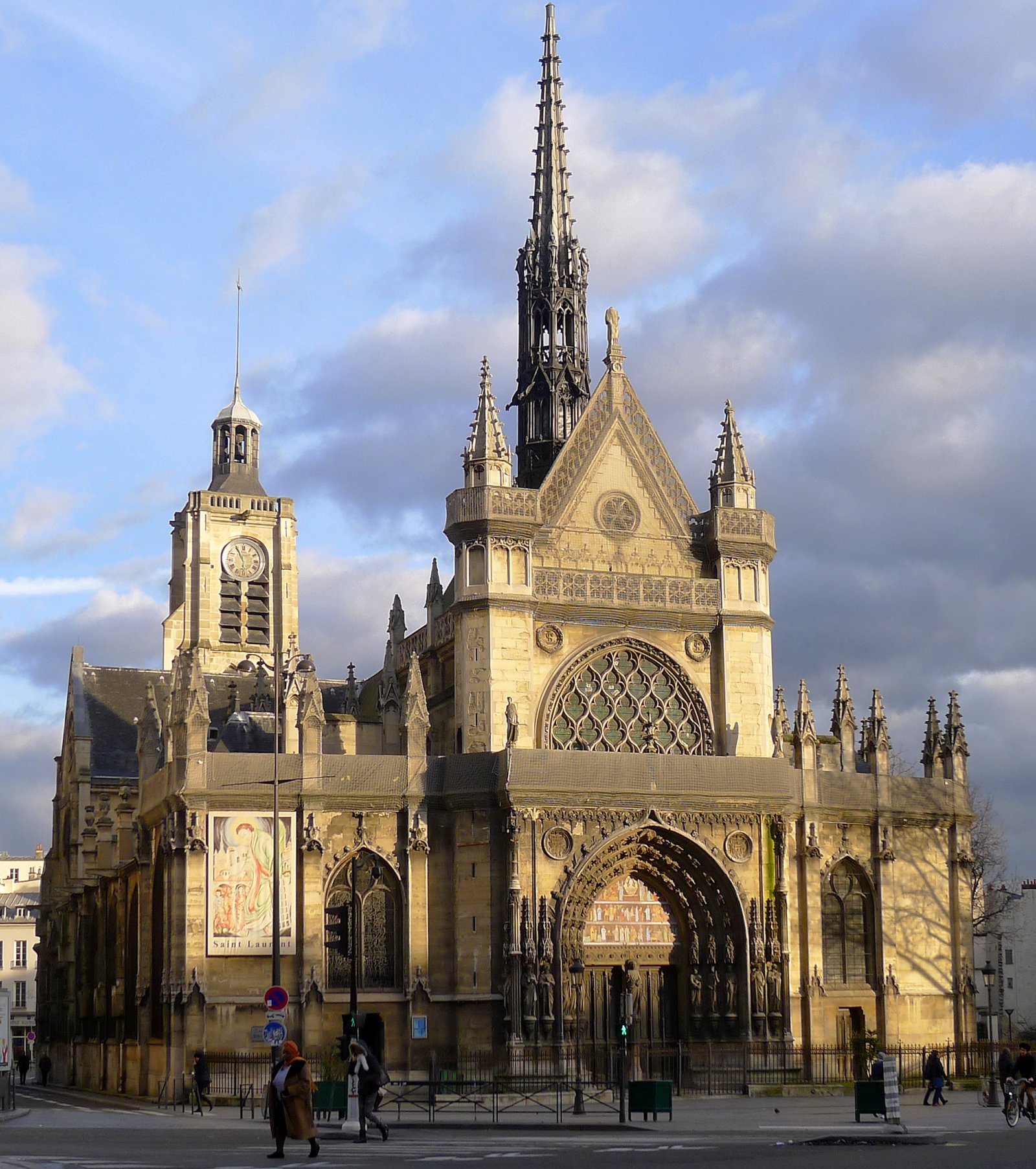Париж и церковь Сен-Лоран - Paris-10E-Arrondissement | Secret World Trip Planner