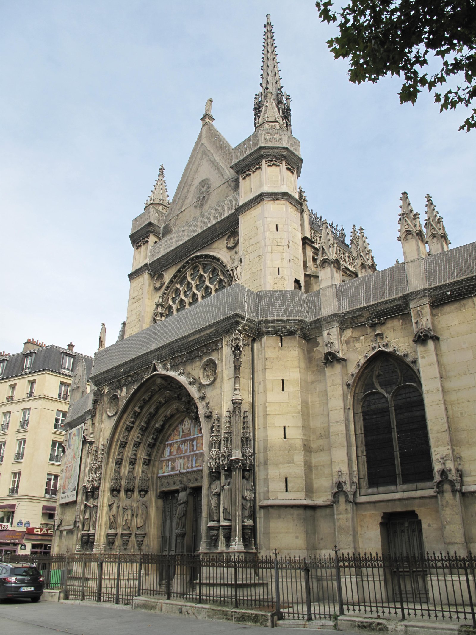 Париж и церковь Сен-Лоран - Paris-10E-Arrondissement | Secret World Trip Planner